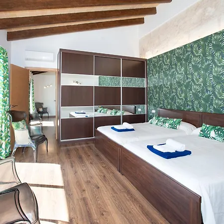 Owl Frida - Exclusive Holidays Villa *