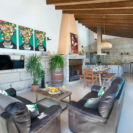 Owl Frida - Exclusive Holidays Villa